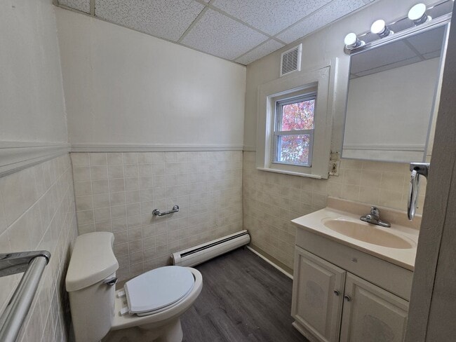 Building Photo - 808 E Morton St