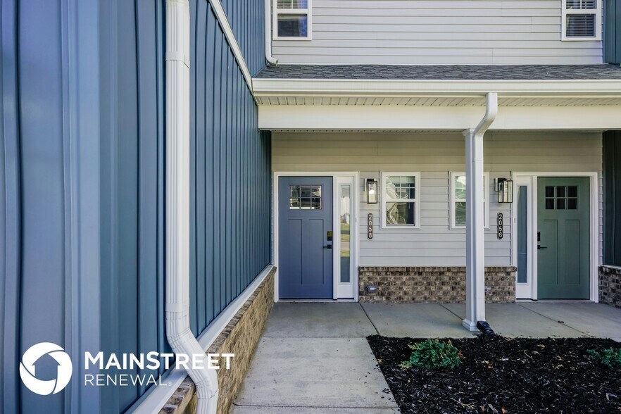 Building Photo - 2058 N Sarah Dr