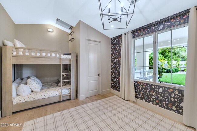 Building Photo - 5119 N 41st St