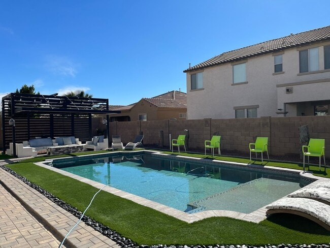 Building Photo - 5 Bedroom Home in the Montelena Neighborho...