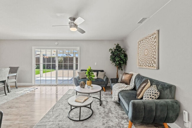 Building Photo - 292 Slate St