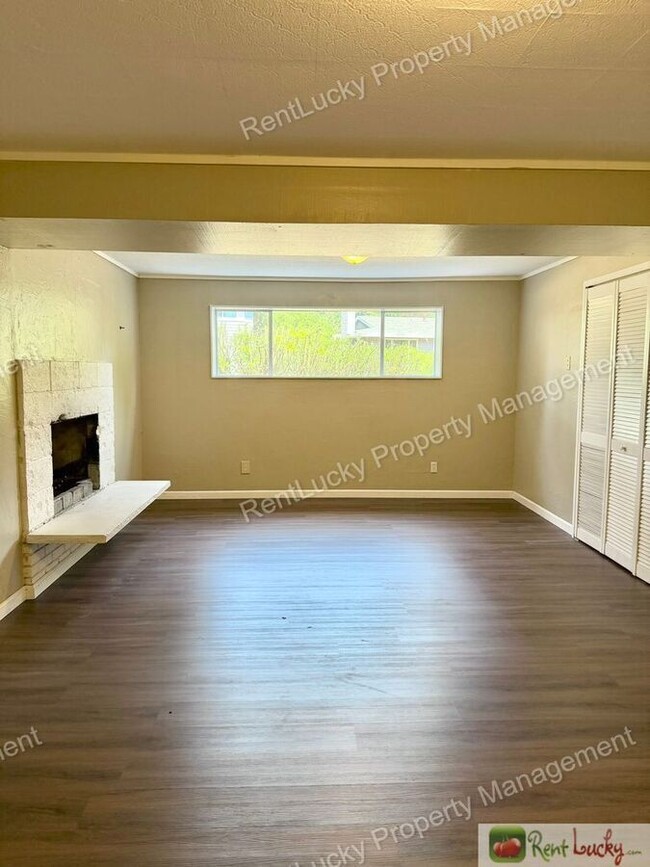 Building Photo - 2525 S 302nd Pl
