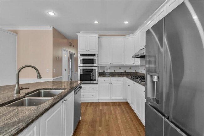 Building Photo - 915 Chipley Ct NE