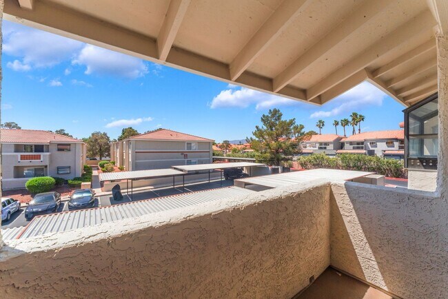 Building Photo - 7300 W Pirates Cove Rd