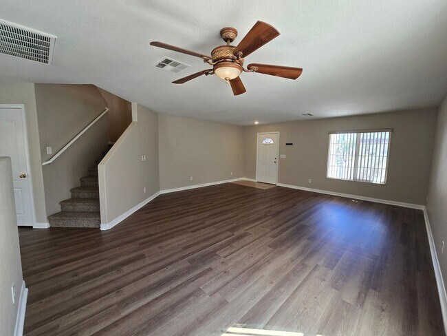 Building Photo - ****Two Weeks FREE RENT **** A Spacious 4 Bedroom House in Iron Mountain Ranch