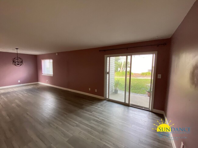 Building Photo - Beautiful 2 Bedroom Unit in Finisterra!
