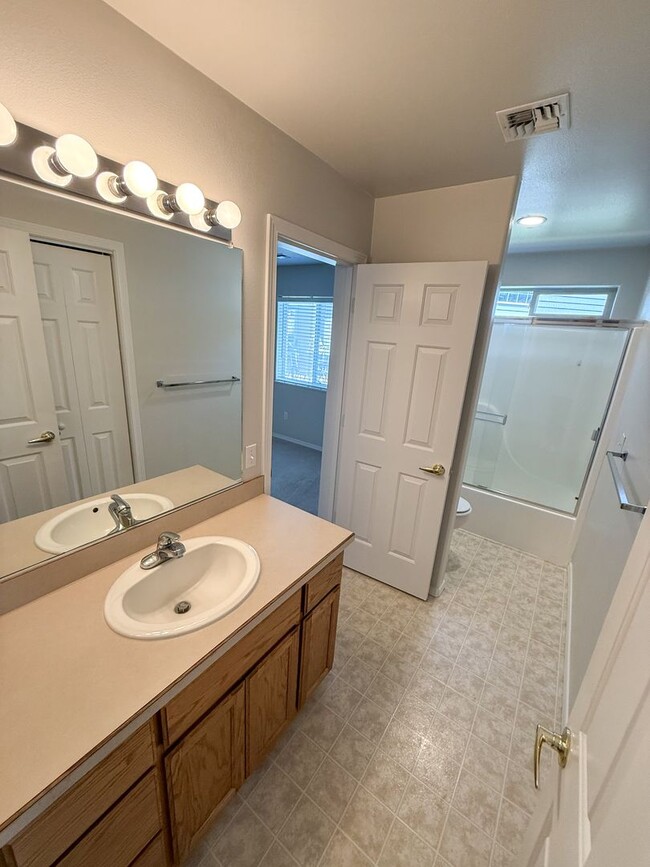 Building Photo - 3 bedroom, 2 bath home on Harbor Links Golf Course