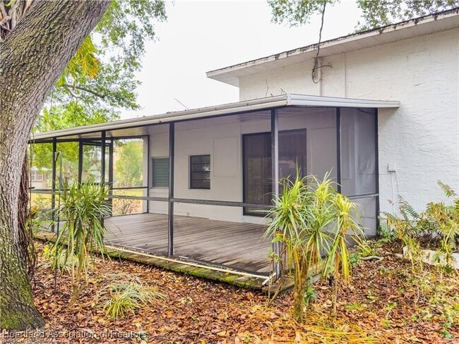 Building Photo - 2384 Lakeview Dr