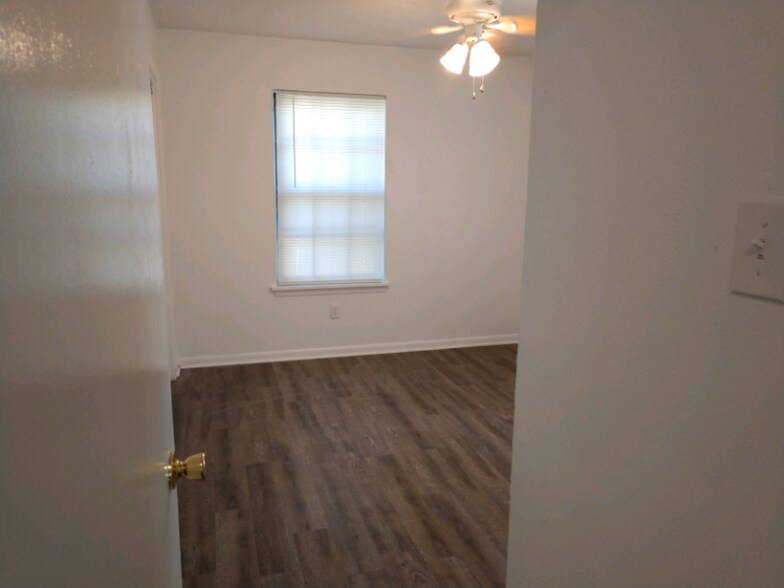 Building Photo - 1201 Sublett Ave