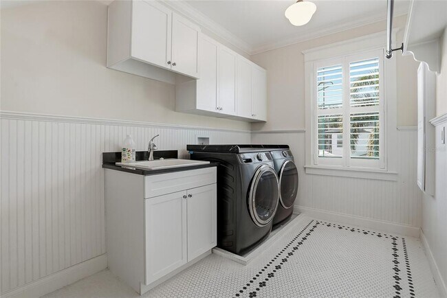 Building Photo - 1505 S Georgia Ave