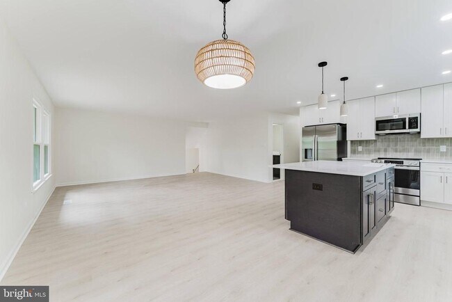 Building Photo - 7107 Sontag Way
