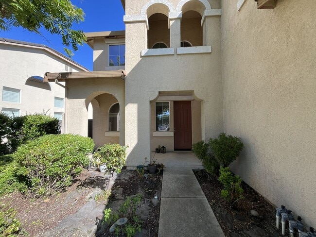 Building Photo - COMING SOON!!! 4 bedroom 3 bathroom home in Elk Grove!