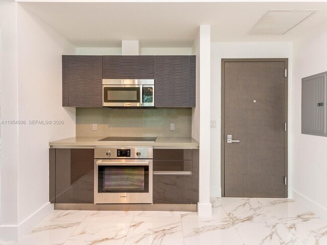 Building Photo - 1080 Brickell Ave