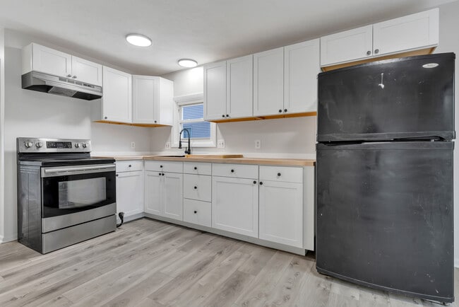 Building Photo - 107 Roosevelt St