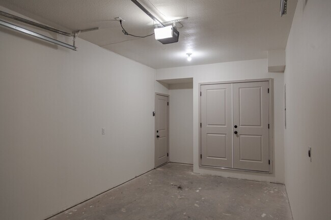 Building Photo - 1336 S Pope Ave