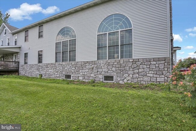 Building Photo - 2209 Shartlesville Rd
