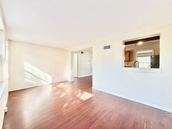 Building Photo - 13788 Montego Dr