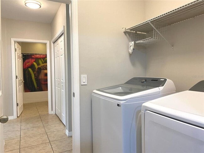 Building Photo - 8948 Mondial Ct