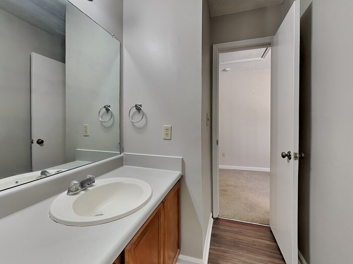 Building Photo - 2277 Hampton Dr