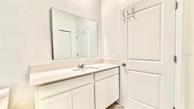 Building Photo - 683 Daring Dr