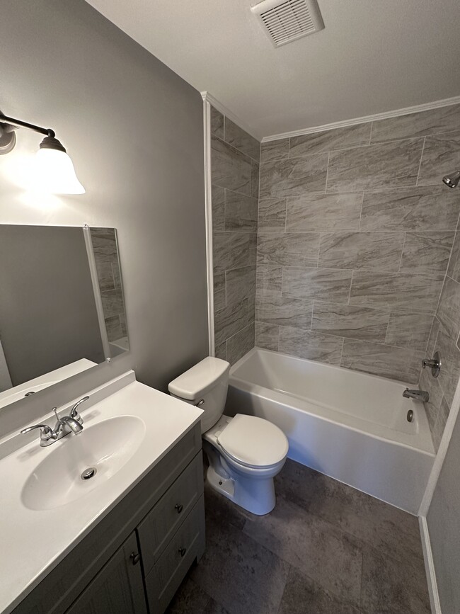 Building Photo - 8643 Cipriano Springs Ct