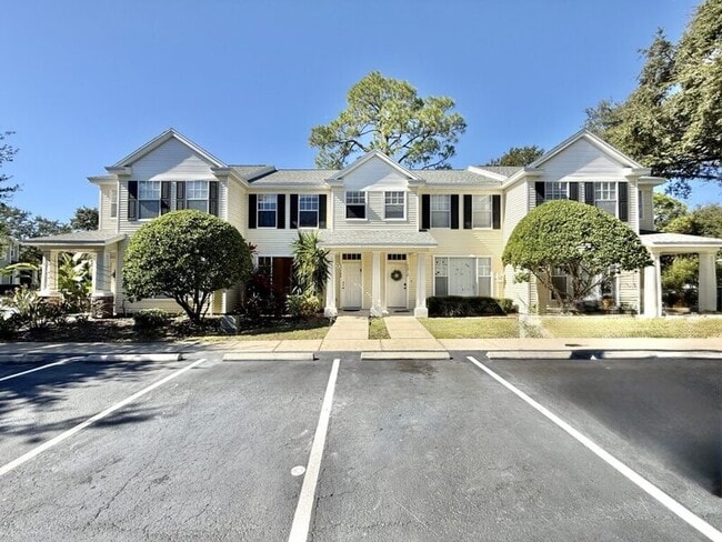 Building Photo - 13706 Forest Lake Dr