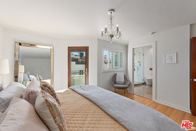 Building Photo - 843 17th St