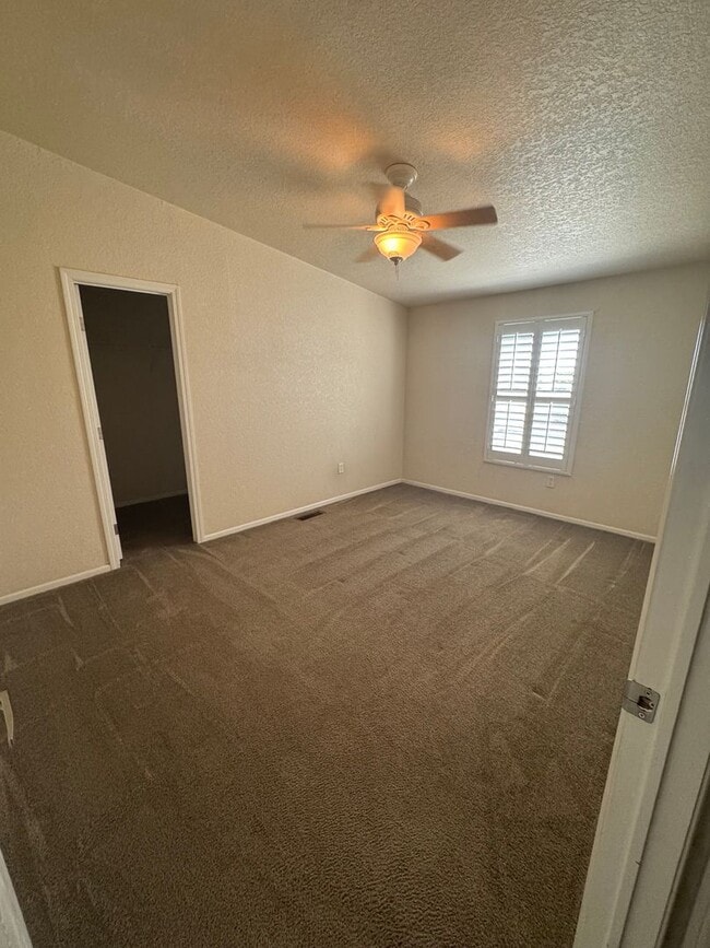 Building Photo - 4 Bed / 2 Bath Country Home – Solar + Move-In Ready