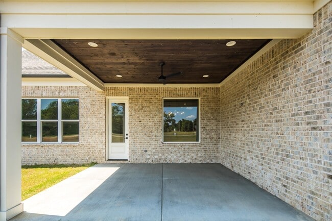 Building Photo - 5056 Jon Oak Dr