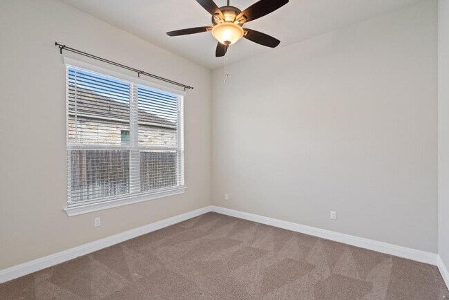 Building Photo - 3805 Wales Ct
