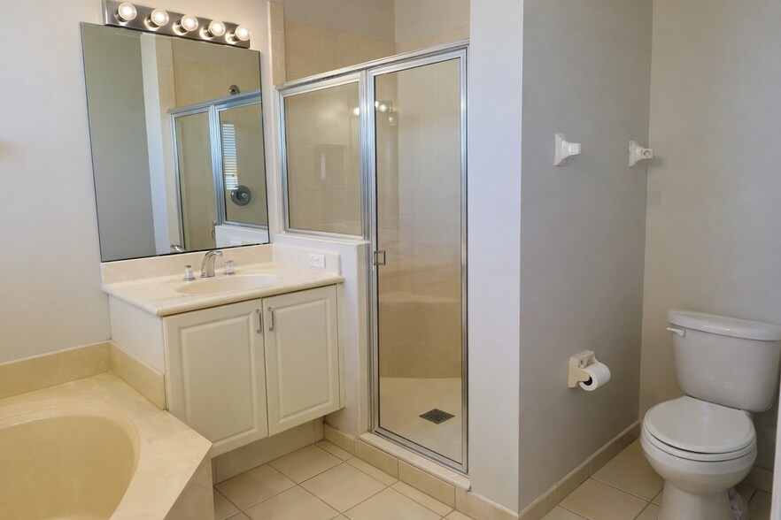 Building Photo - 4390 Berkshire Wharf Dr