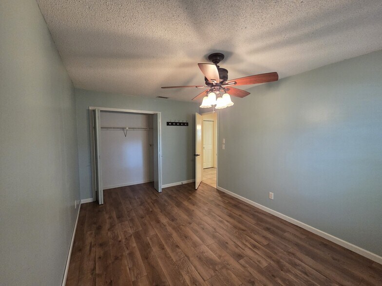 Building Photo - 35120 Whispering Oaks Blvd