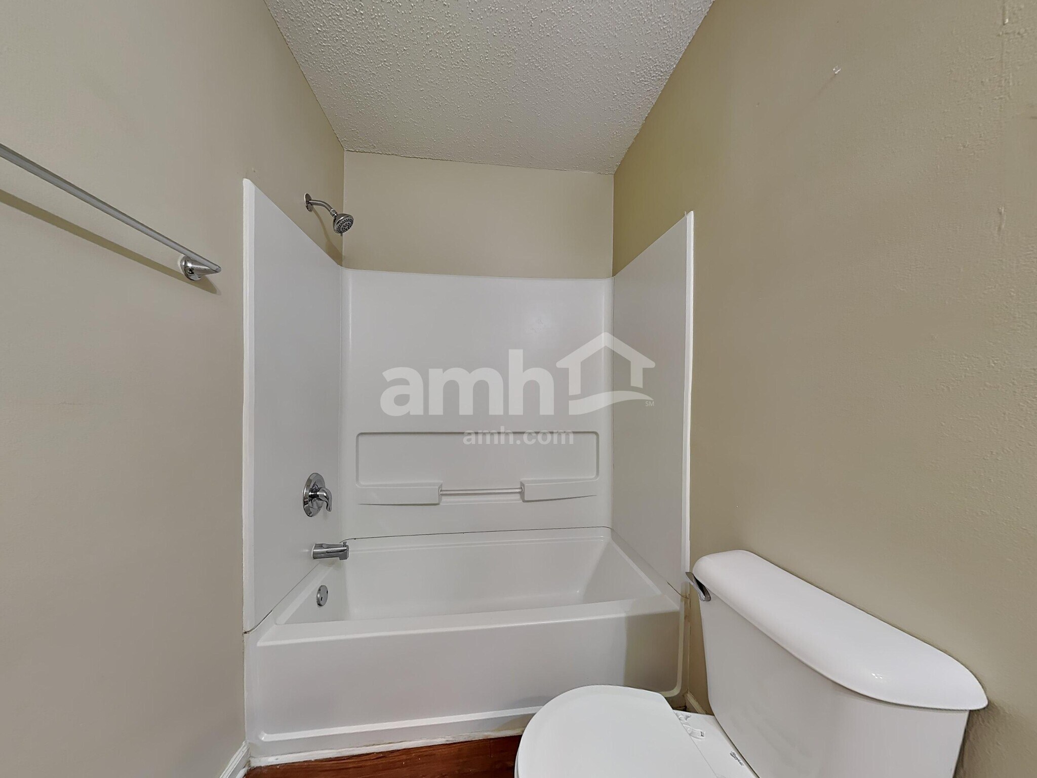 Building Photo - 13 Holly Springs Cir