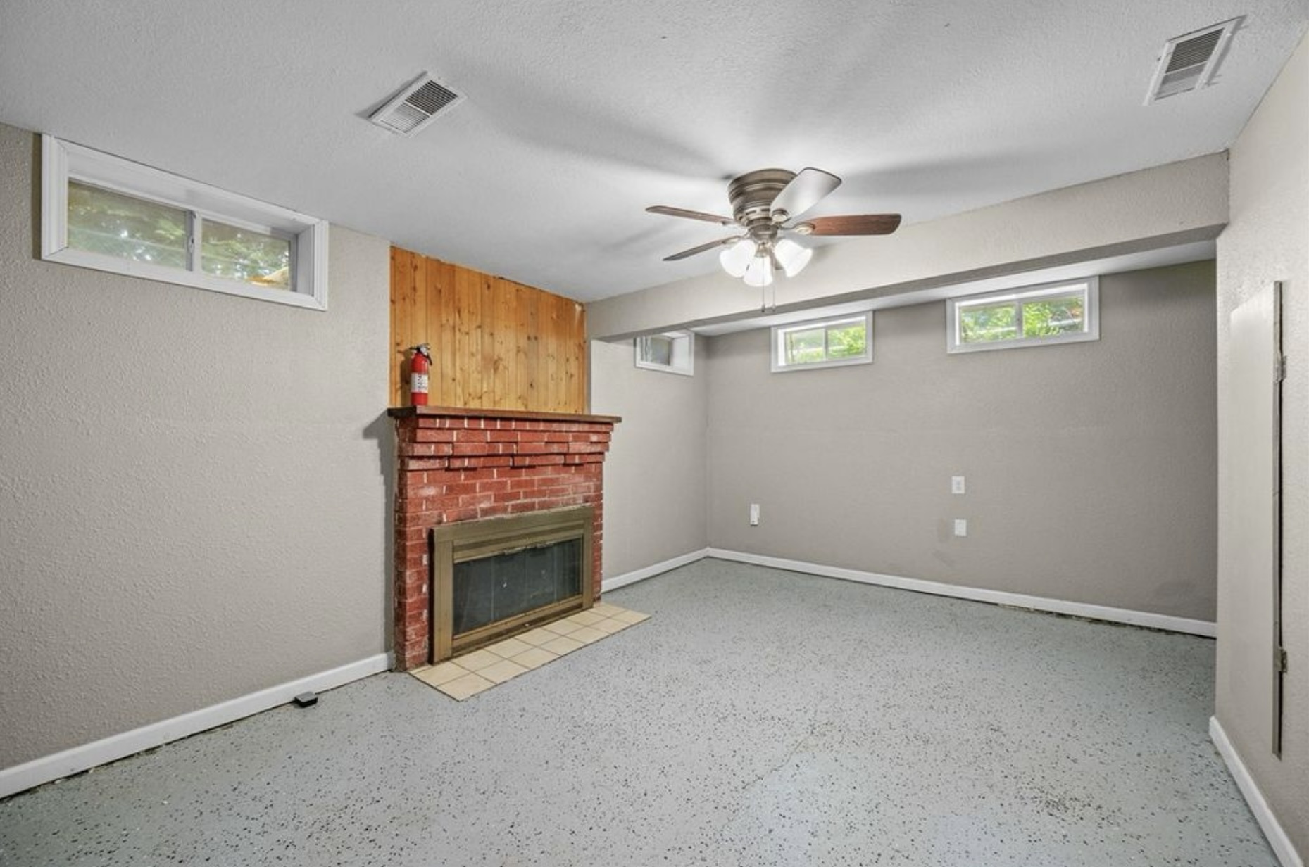 Basement bonus room fireplace does not work - 1923 39th St