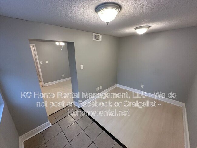 Building Photo - 4343 Myrtle Ave