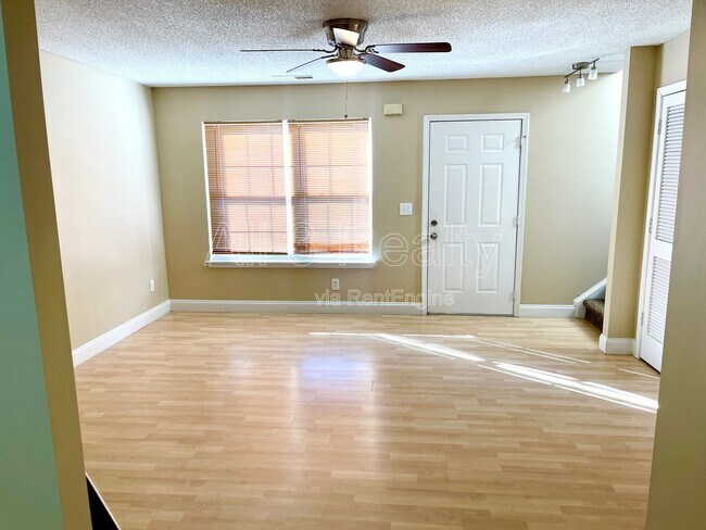 Building Photo - 118 Prity Ct