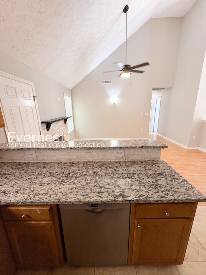 Building Photo - 228 Nina Cir