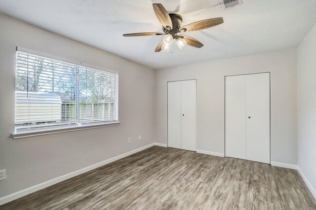 Building Photo - 15910 Plover Ct