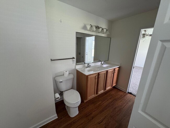 Building Photo - 175 Heron Pl
