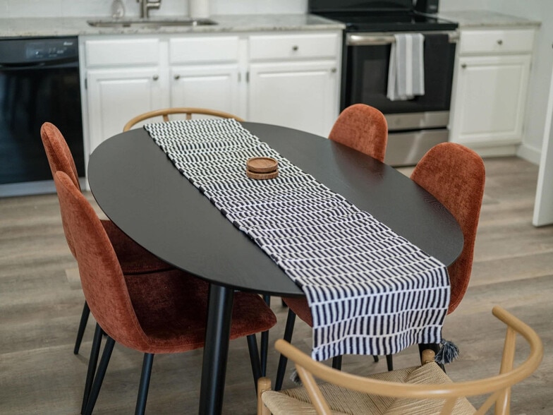 Building Photo - 1 Iris Way