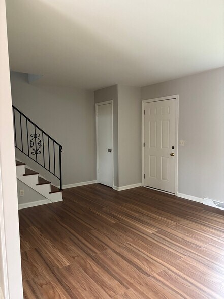 Building Photo - 646 Harpeth Bend Dr