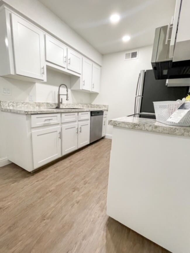 Building Photo - Jackson Park Place