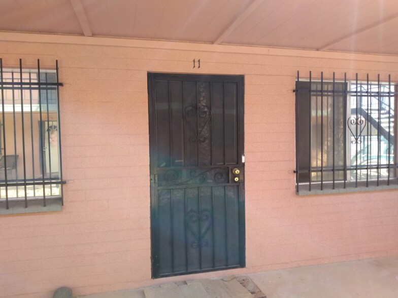 Building Photo - 1031 N Holly Ave