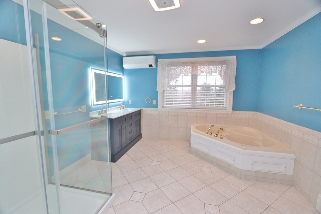 Building Photo - 21 Longmeadow Dr