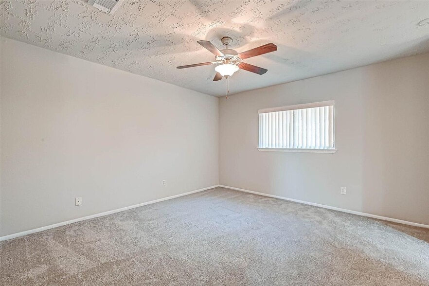 Building Photo - 24130 Silversmith Ln