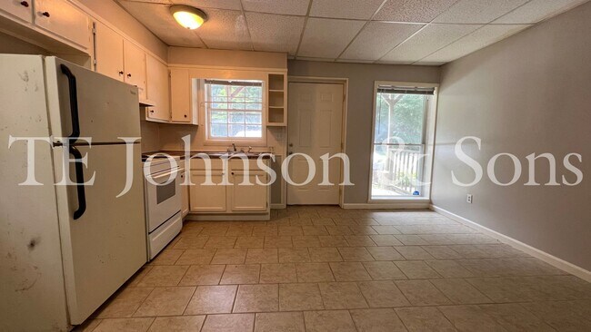 Building Photo - Your Perfect 1 Bedroom Oasis Awaits at Wal...