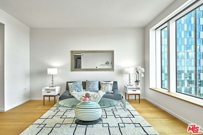 Building Photo - 889 Francisco St