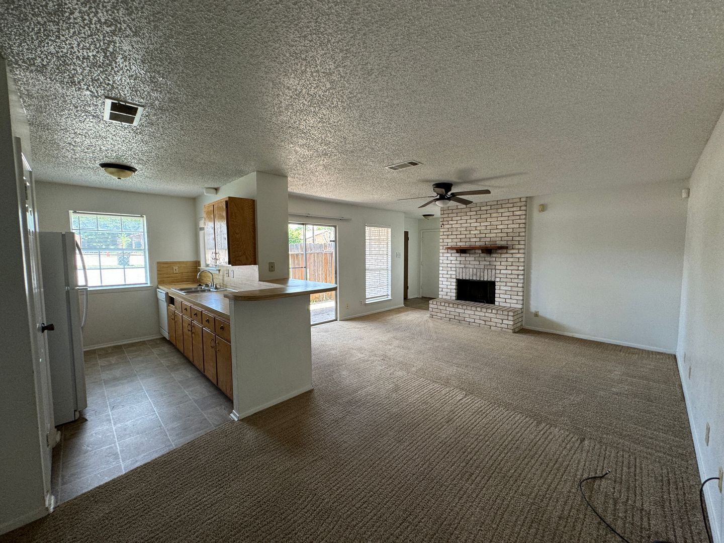 Building Photo - 2112 Hinkle Ave