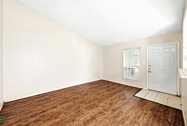Building Photo - 10604 Lanshire Dr