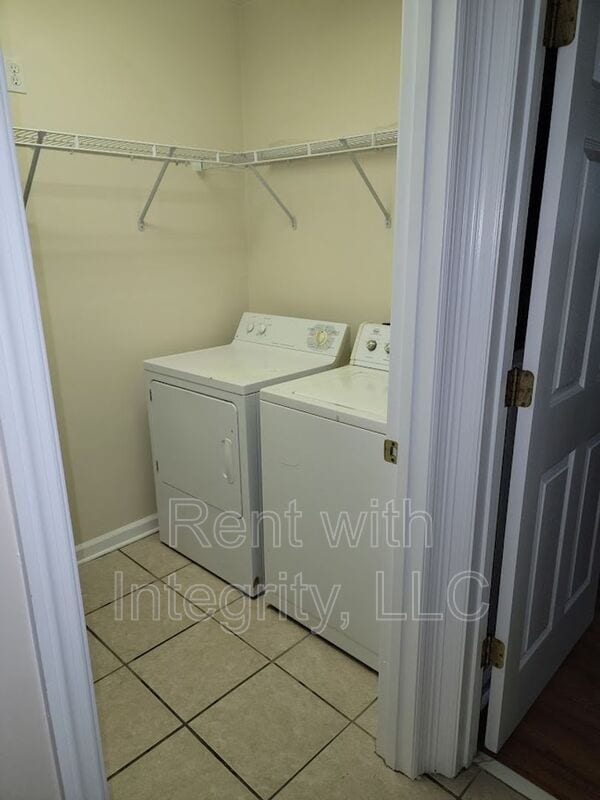 Building Photo - 1350 Castelnau Ct